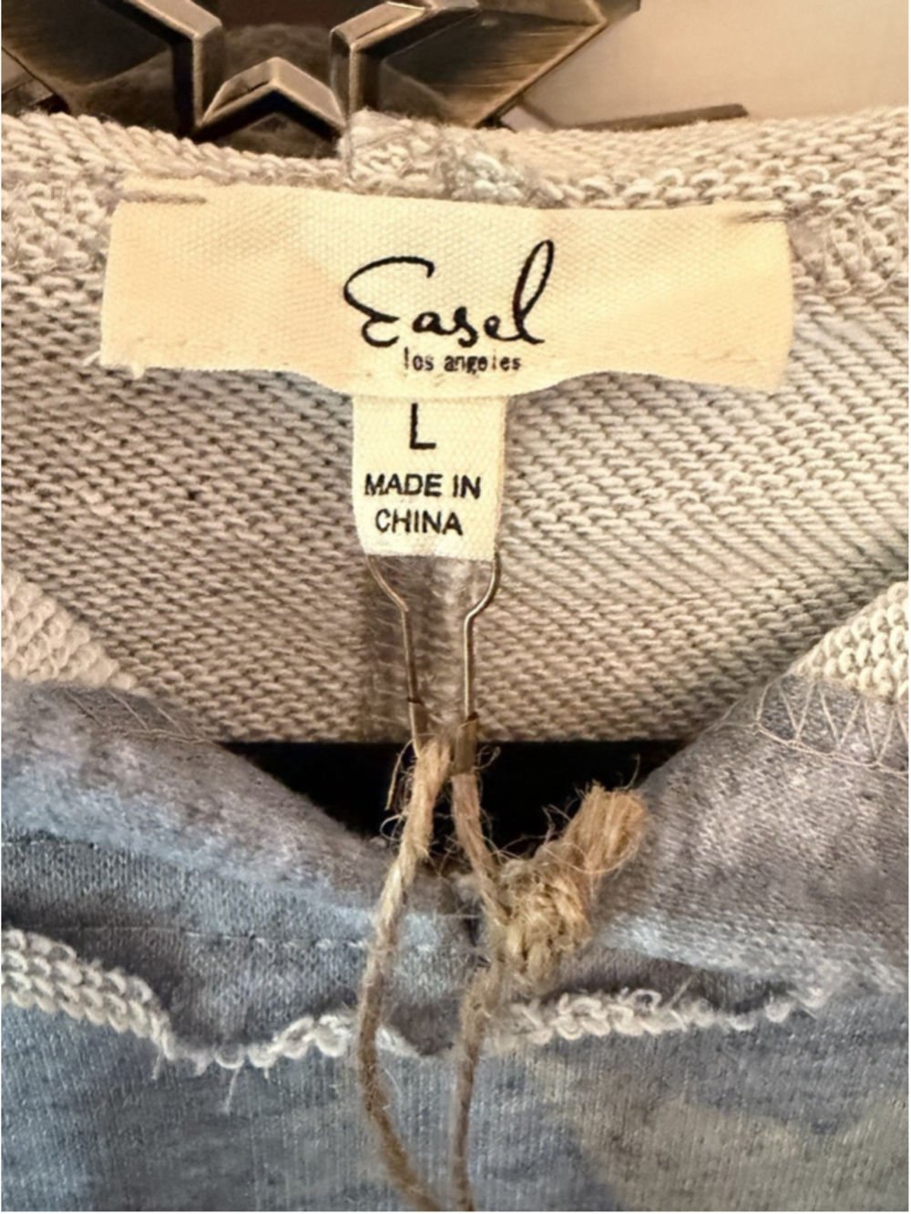 Easel American Flag Star Hoodie Top Large Blue Gray Patriotic Raw Hem NWT - Picture 4 of 5